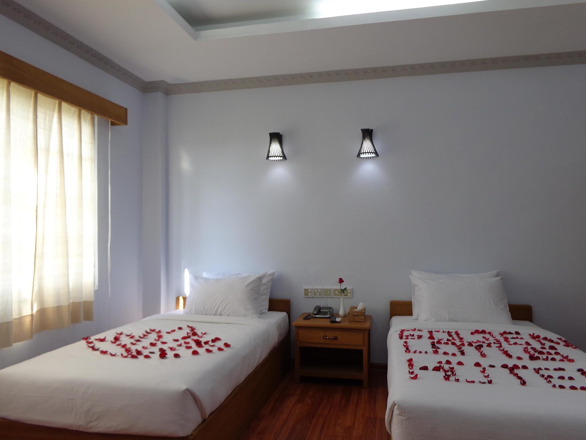 Golden Lotus Inle Hotel Nyaung Shwe Kültér fotó