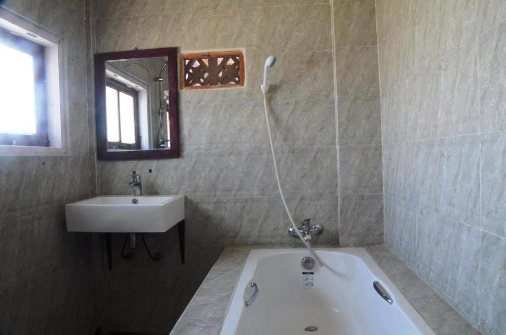 Golden Lotus Inle Hotel Nyaung Shwe Kültér fotó
